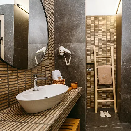 Funtukaki By The Pool