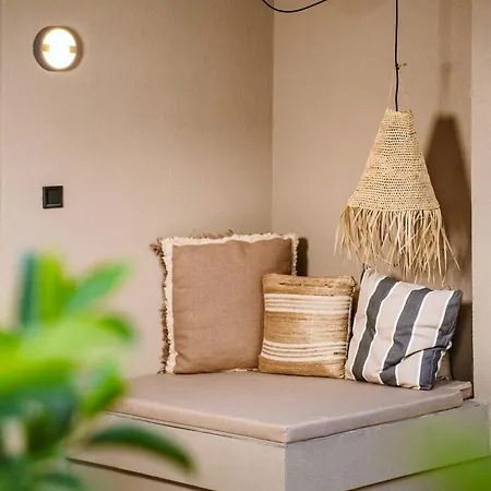 Funtukaki By The Pool Апарт-отель 4*