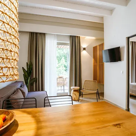 Funtukaki By The Pool 4*