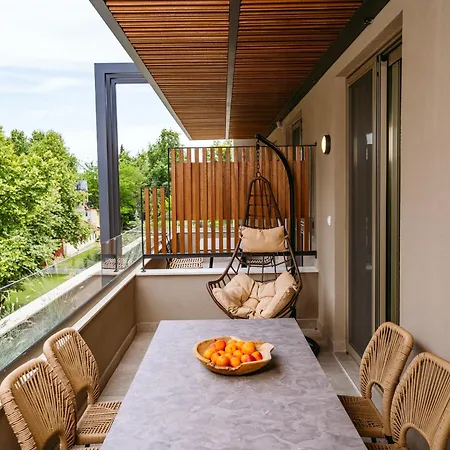 Funtukaki By The Pool شقة فندقية